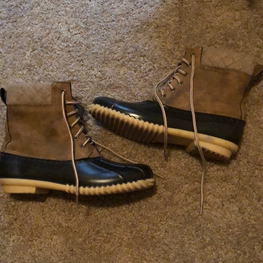 Brown/tan duck boots size 10/XL